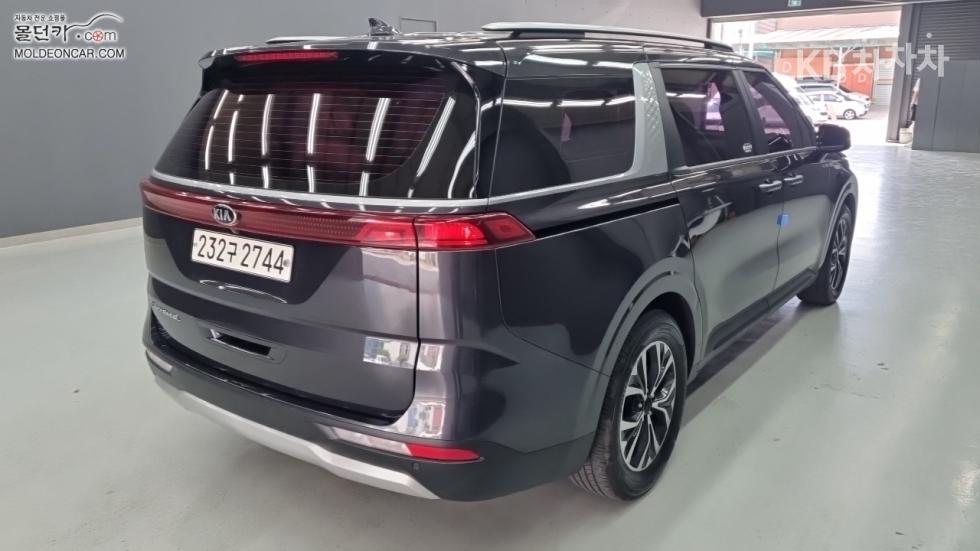 Kia Carnival — miniaturë 2