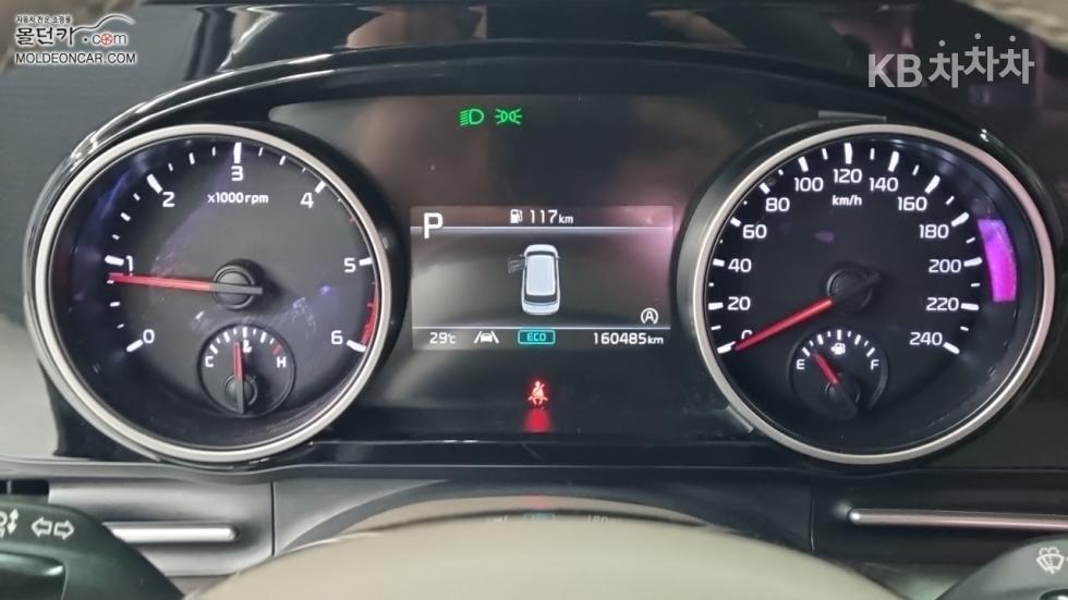 Kia Carnival — miniaturë 5