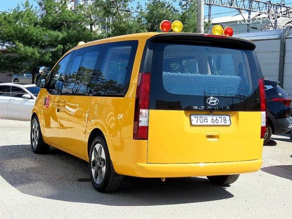 Hyundai Staria — miniaturë 3