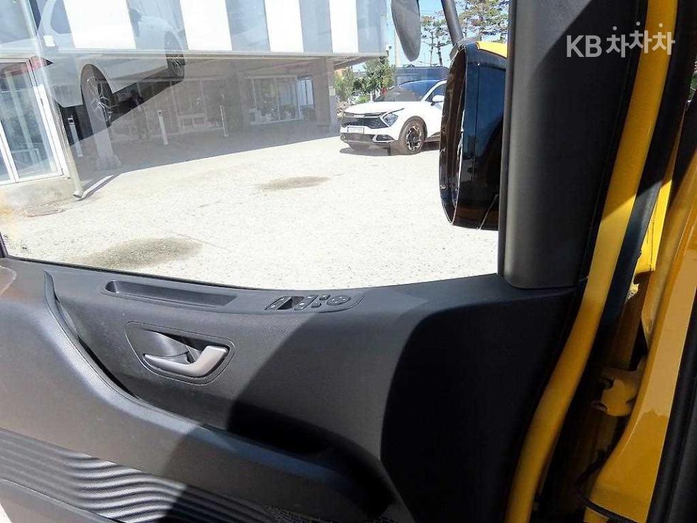 Hyundai Staria — miniaturë 12