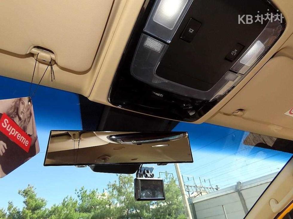 Hyundai Staria — miniaturë 15