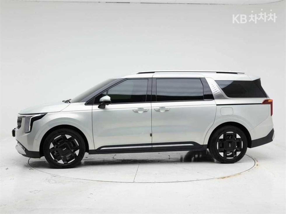 Kia Carnival — miniaturë 3