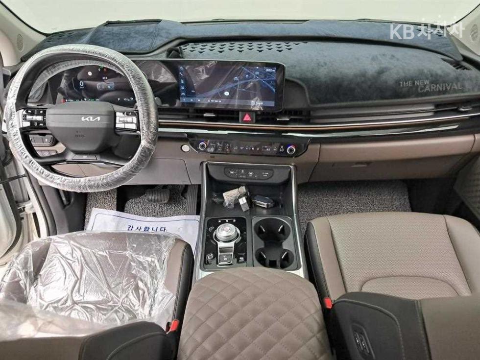 Kia Carnival — miniaturë 6