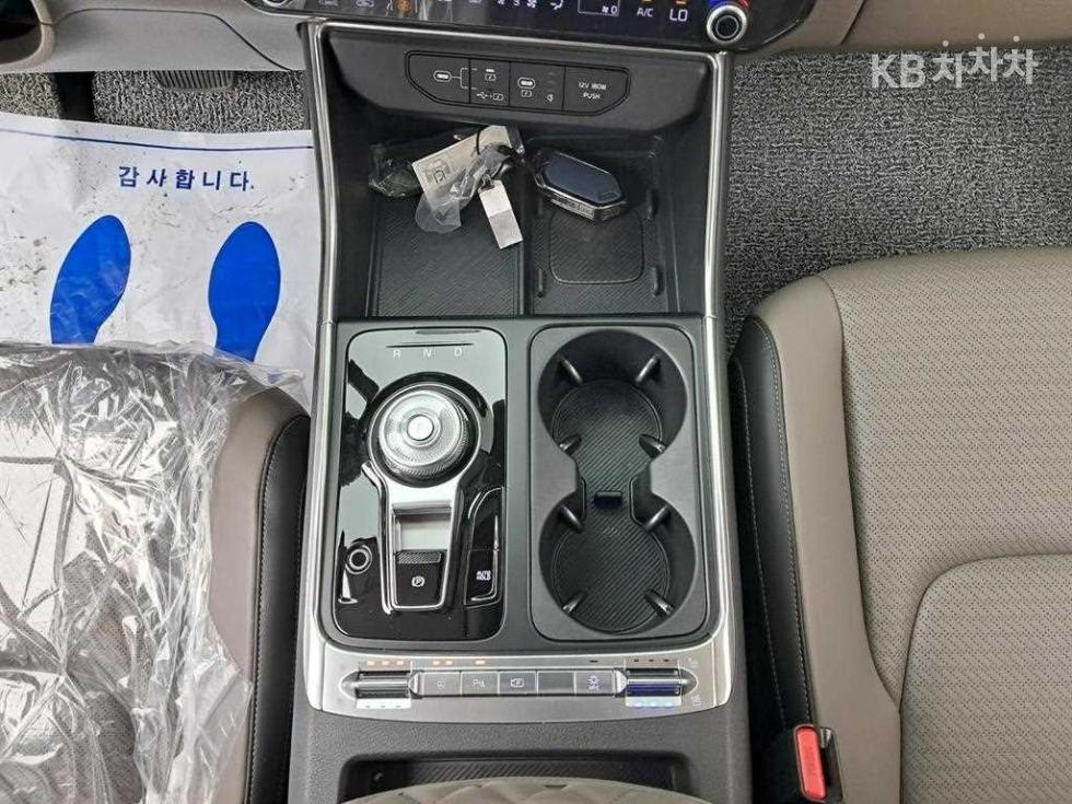 Kia Carnival — miniaturë 14
