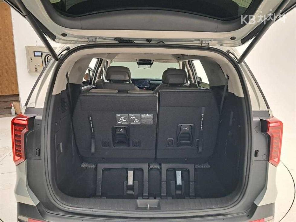 Kia Carnival — miniaturë 17