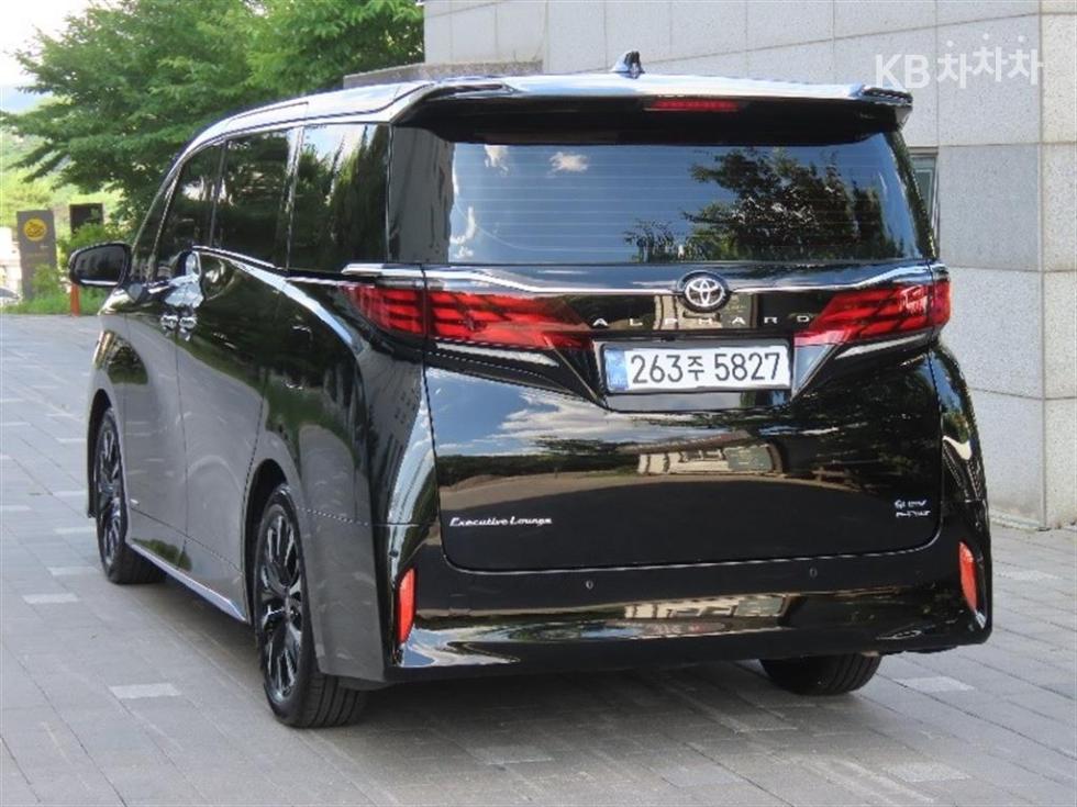 Toyota Alphard — miniaturë 4
