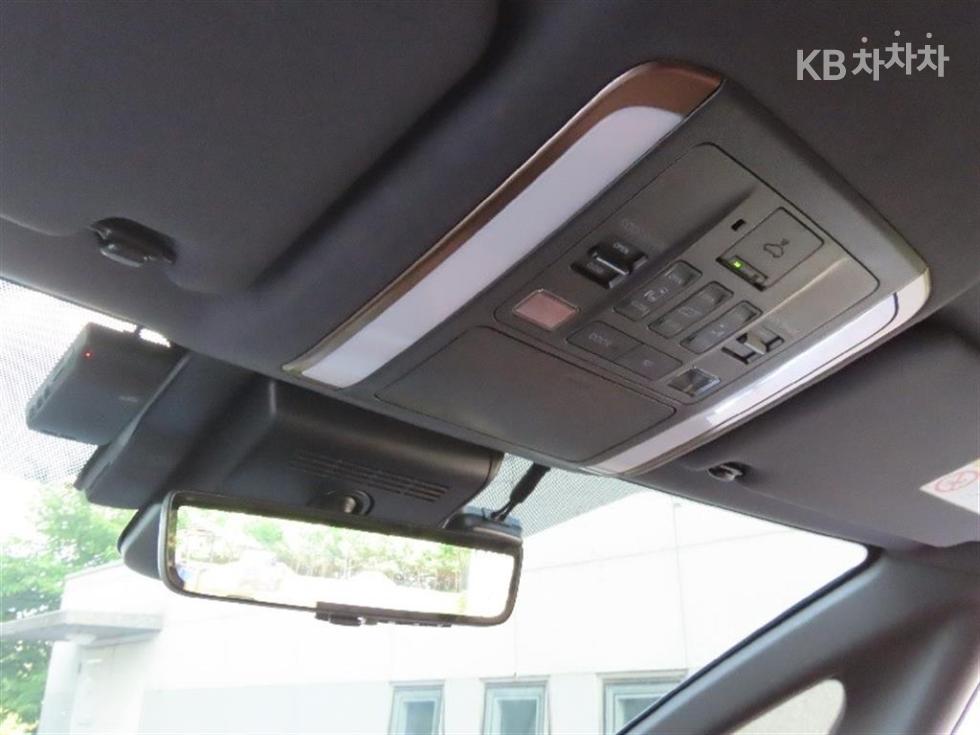 Toyota Alphard — miniaturë 9