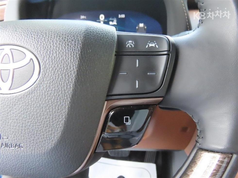 Toyota Alphard — miniaturë 11