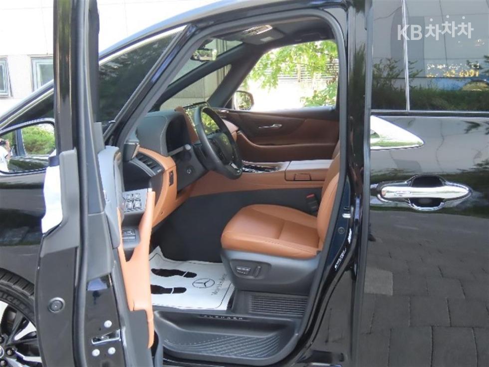 Toyota Alphard — miniaturë 13