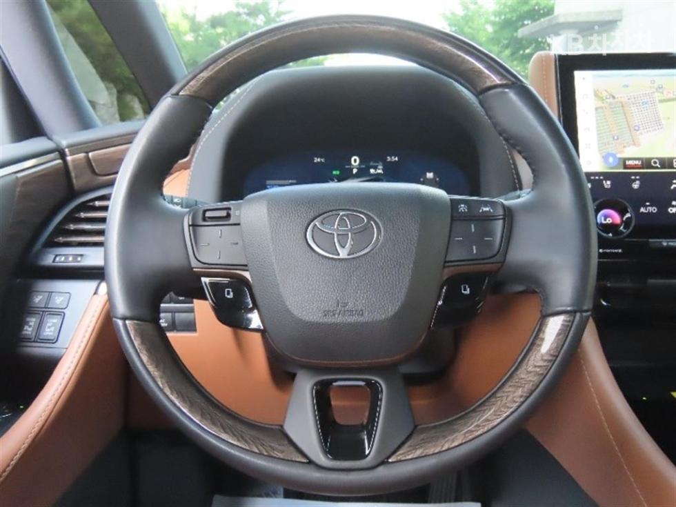 Toyota Alphard — miniaturë 16
