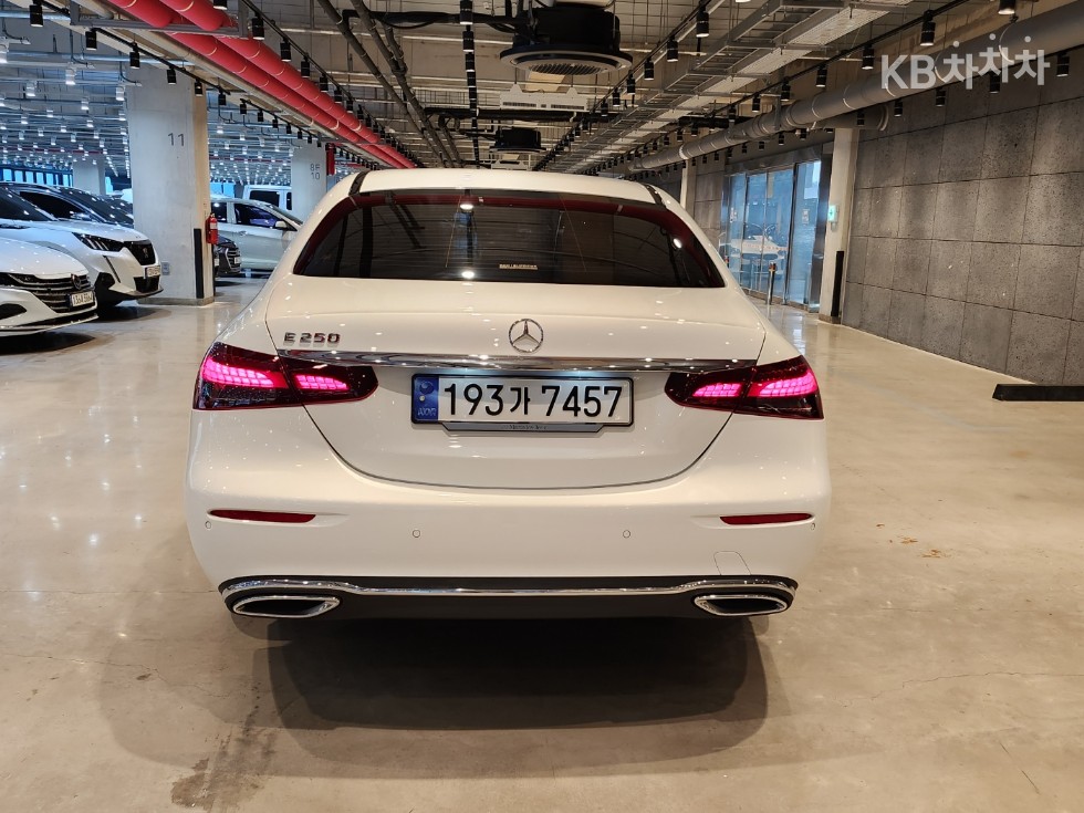 2023 Mercedes-Benz E (W213) photo