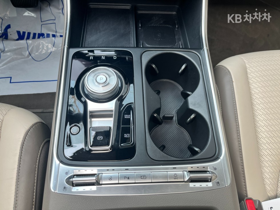 Kia Carnival — miniaturë 16