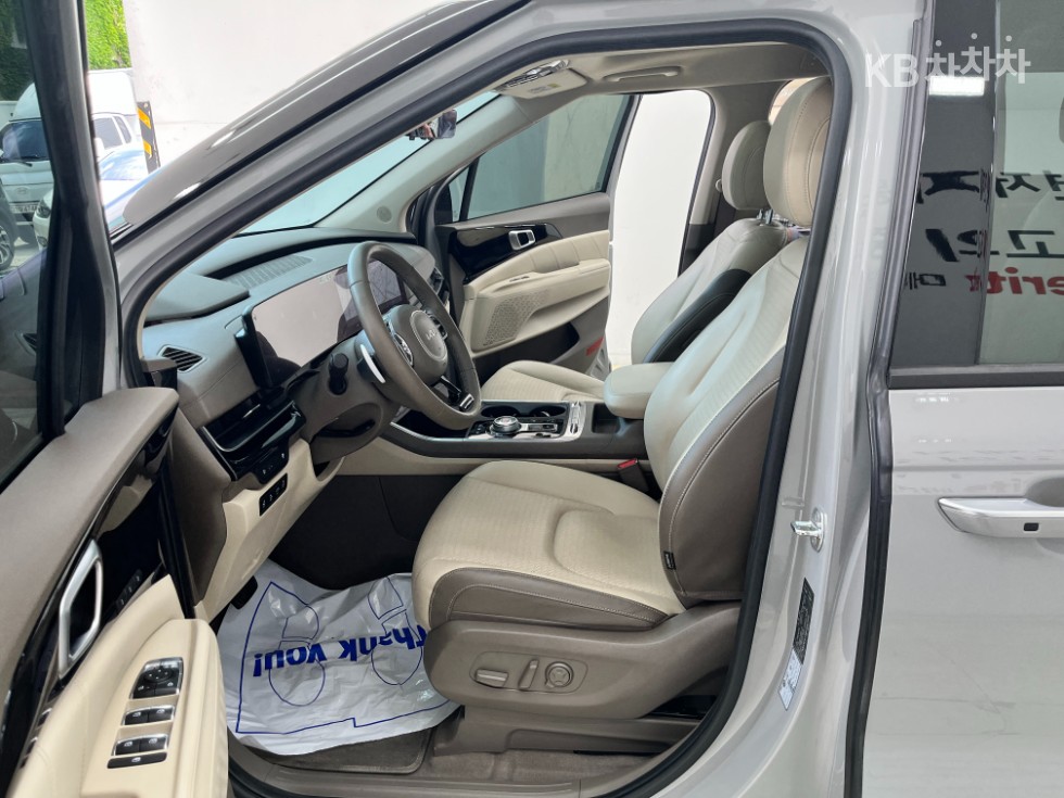 Kia Carnival — miniaturë 8
