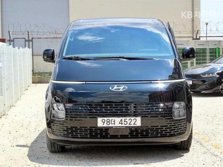 Hyundai Staria 캠핑카 2WD — foto 1