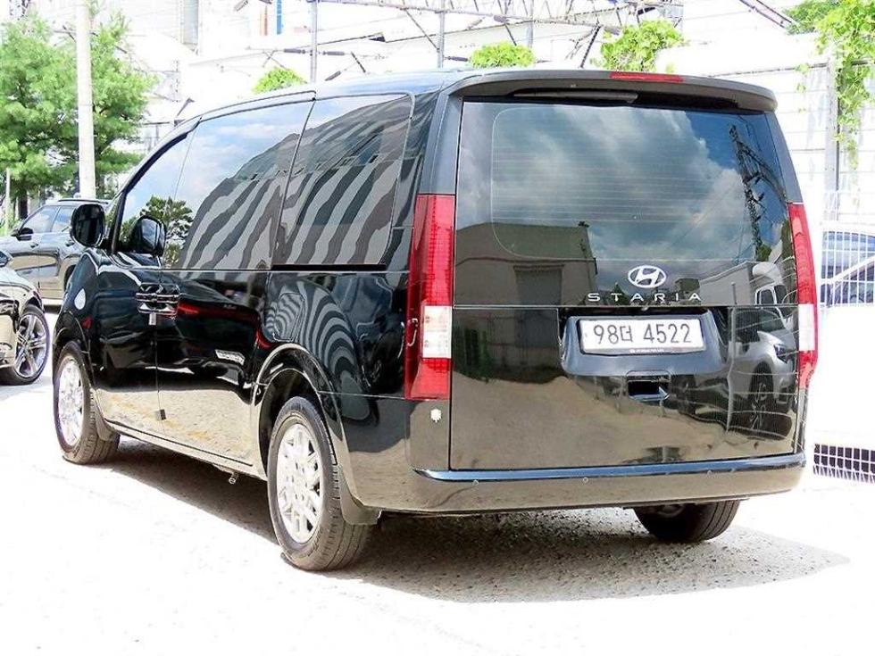Hyundai Staria — miniaturë 3