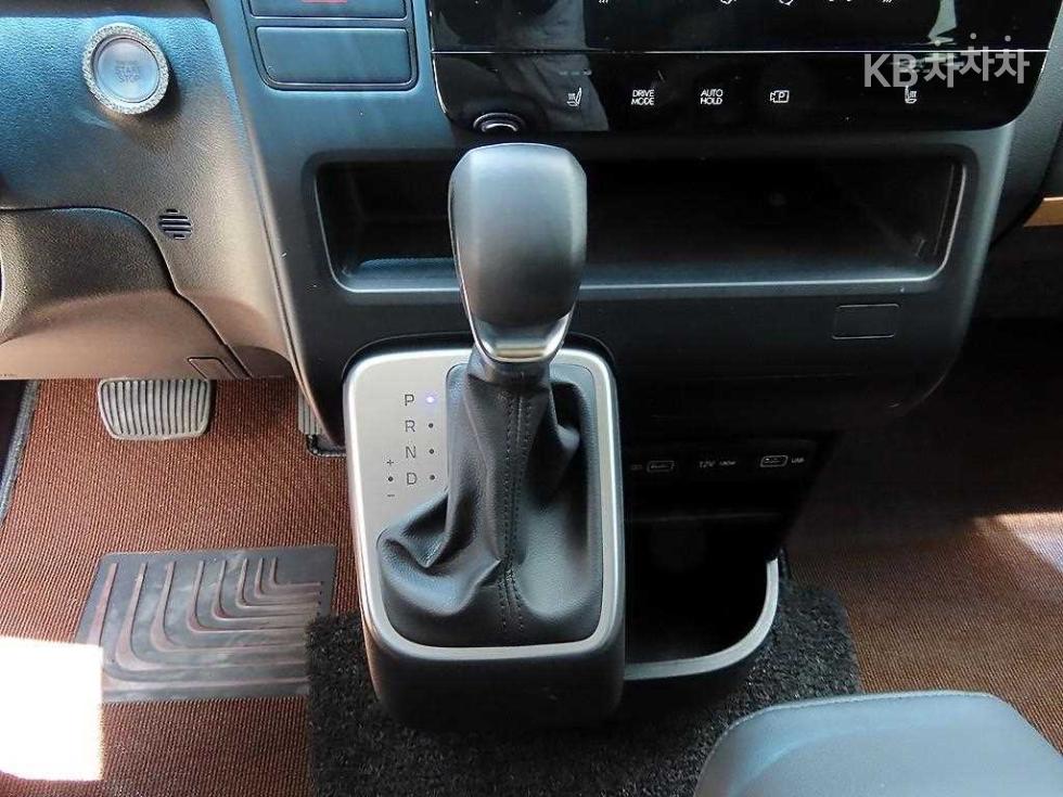 Hyundai Staria — miniaturë 15