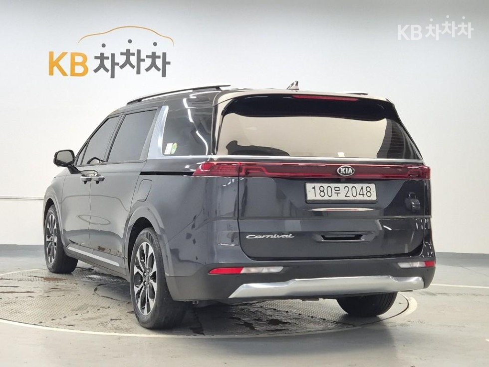 Kia Carnival — miniaturë 2