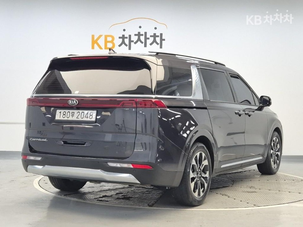 Kia Carnival — miniaturë 3