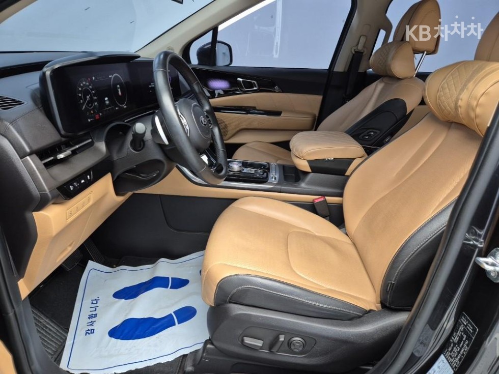 Kia Carnival — miniaturë 11