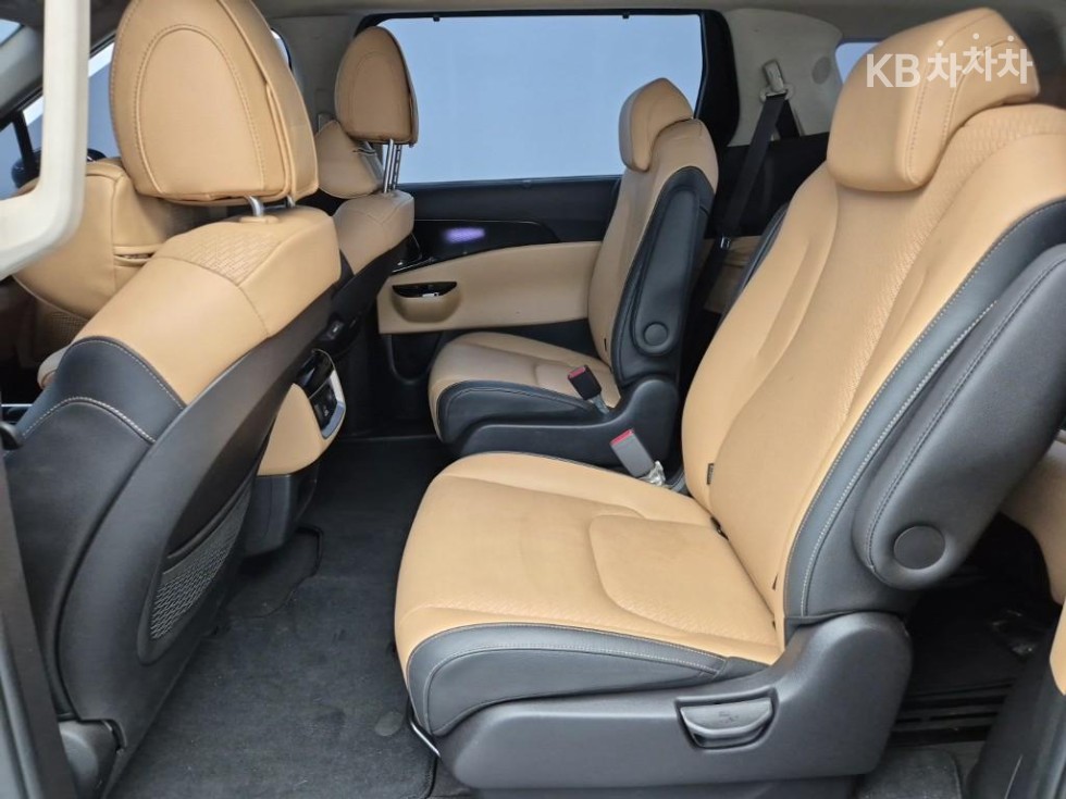 Kia Carnival — miniaturë 12