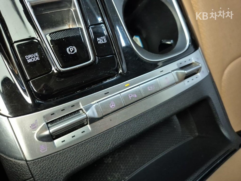 Kia Carnival — miniaturë 16