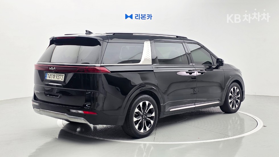 Kia Carnival — miniaturë 4