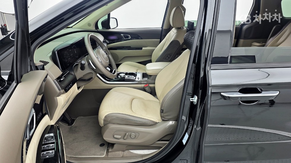 Kia Carnival — miniaturë 7