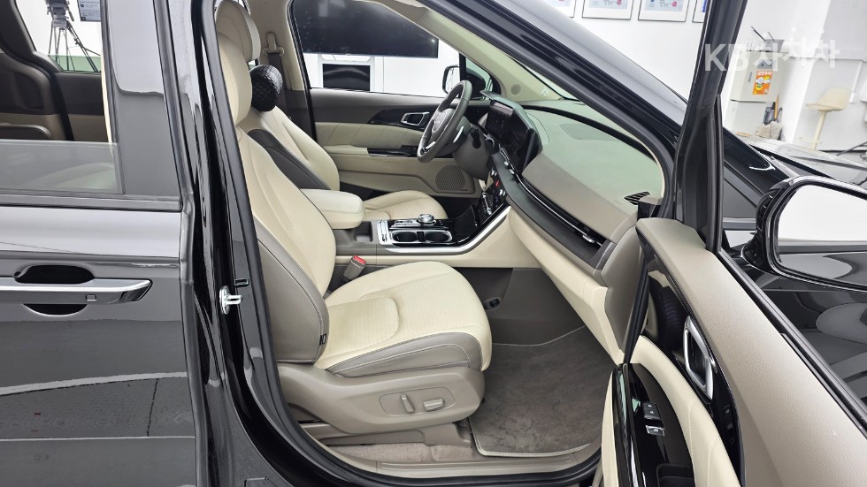 Kia Carnival — miniaturë 10