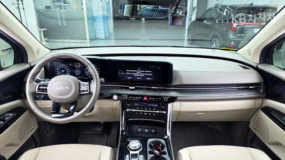 Kia Carnival — miniaturë 11