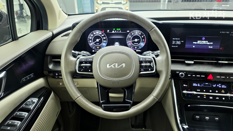 Kia Carnival — miniaturë 12