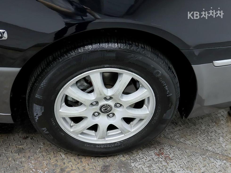 Kia Opirus — miniaturë 8