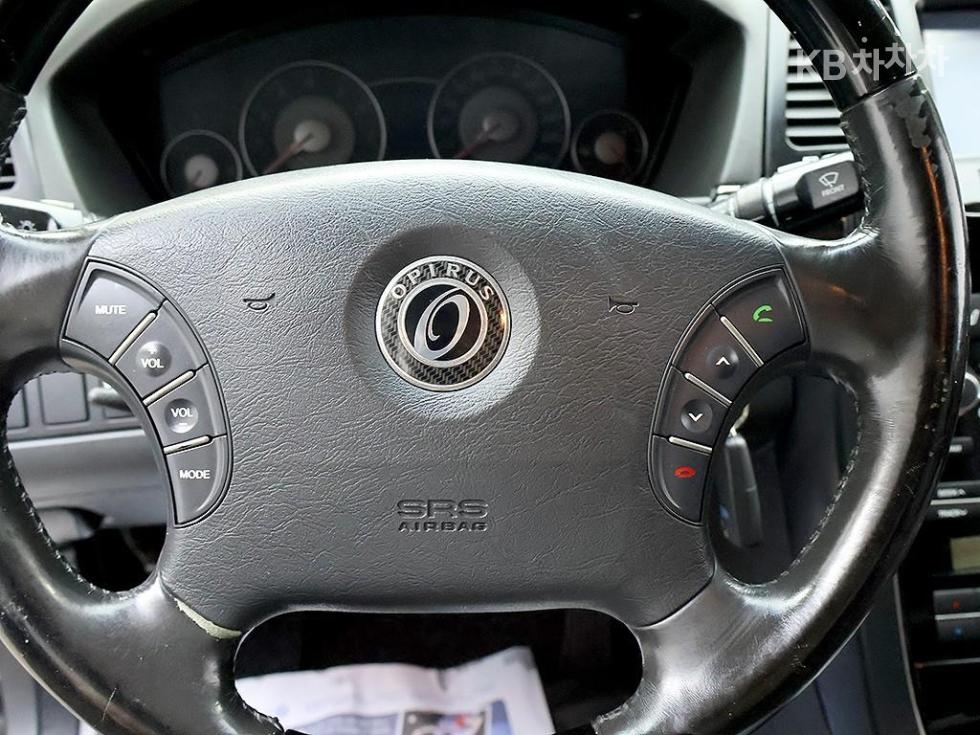 Kia Opirus — miniaturë 14