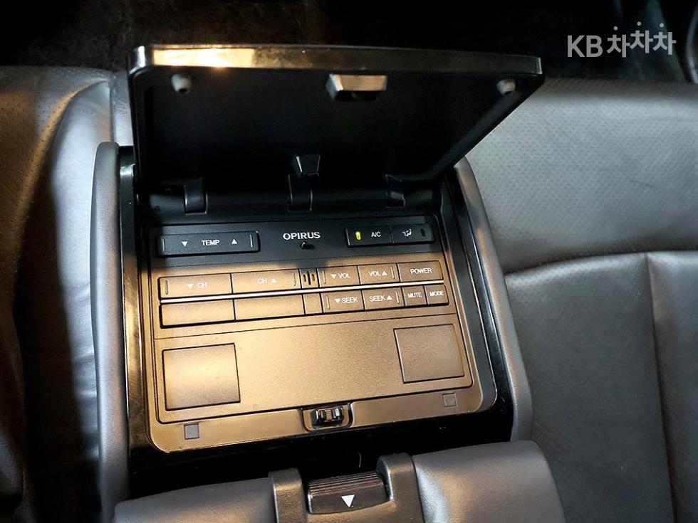 Kia Opirus — miniaturë 15
