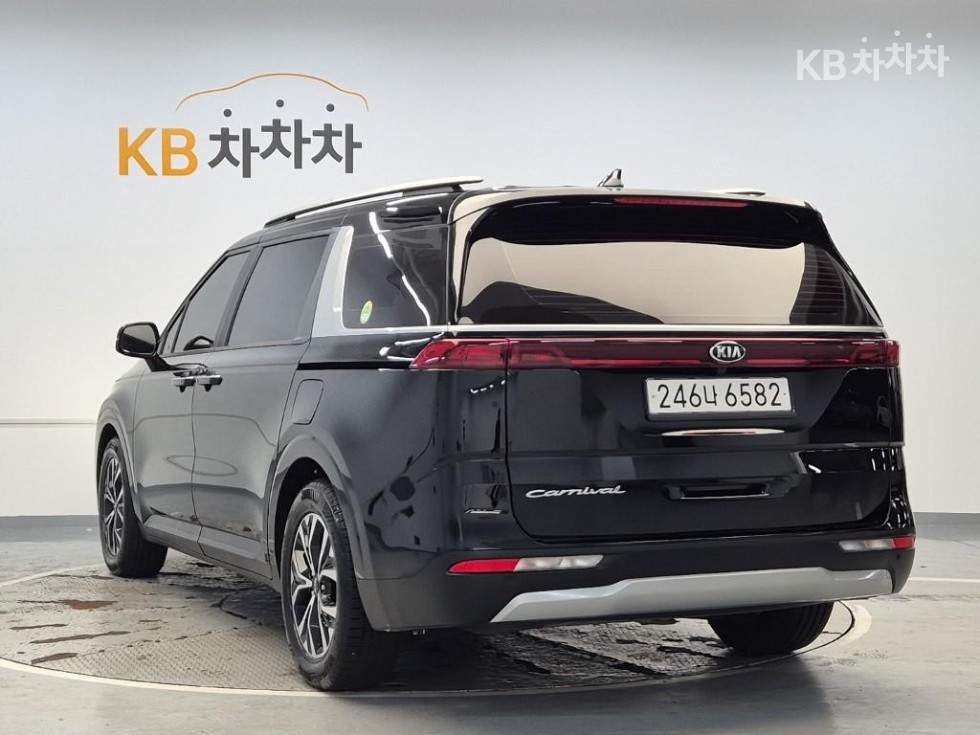 Kia Carnival — miniaturë 2