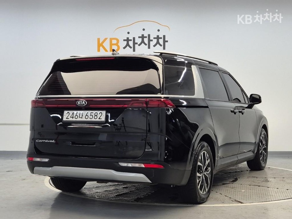 Kia Carnival — miniaturë 3