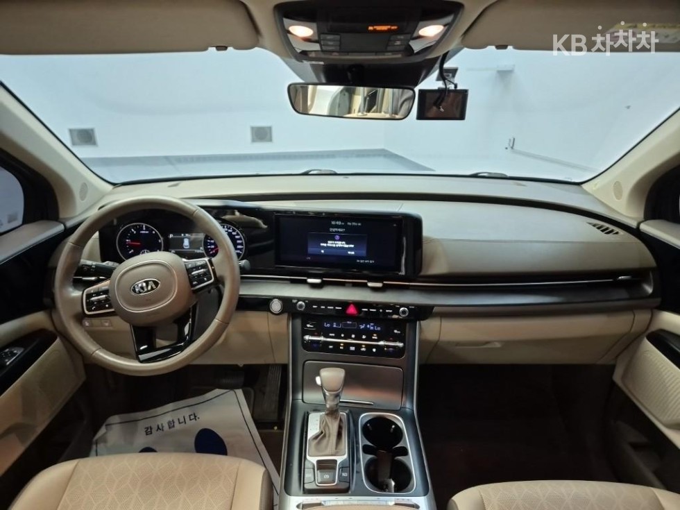 Kia Carnival — miniaturë 7