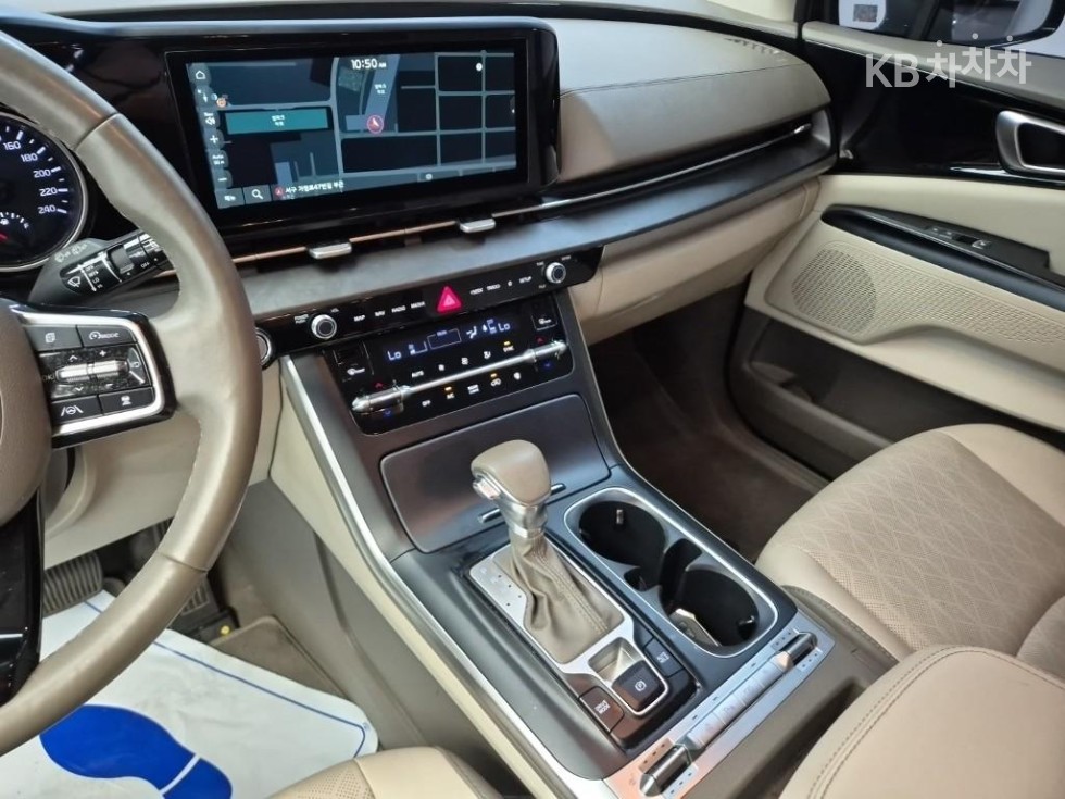 Kia Carnival — miniaturë 10