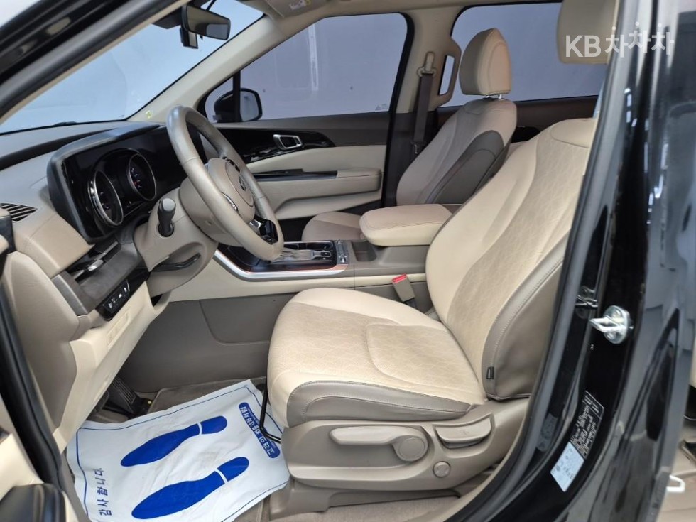 Kia Carnival — miniaturë 11