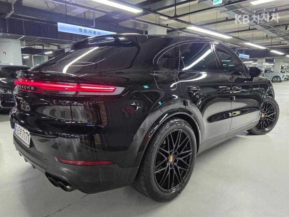 Porsche Cayenne — miniaturë 3