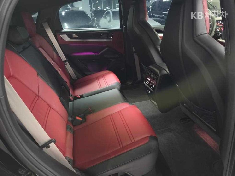 Porsche Cayenne — miniaturë 10