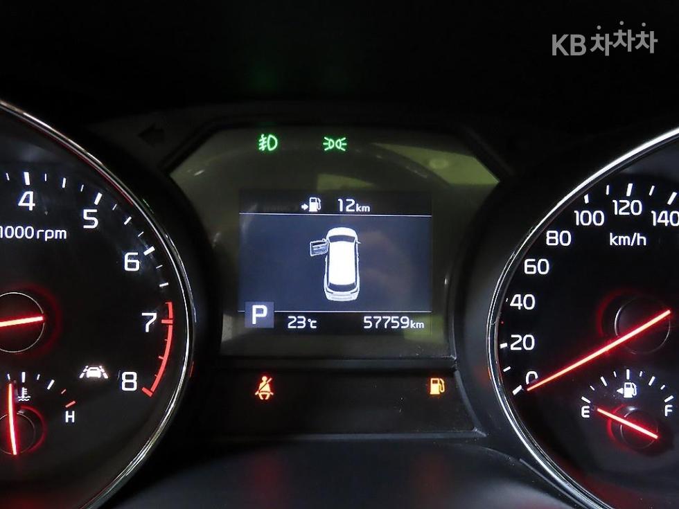 Kia Carnival — miniaturë 10