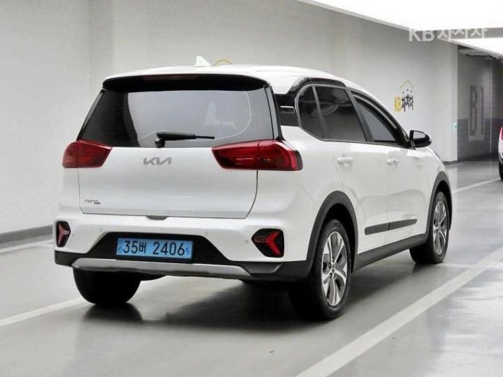 Kia Niro Plus 2022 photo 4