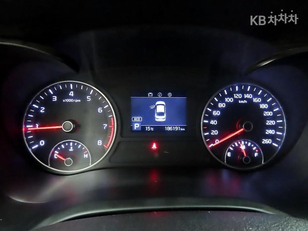 Kia K5 — miniaturë 8