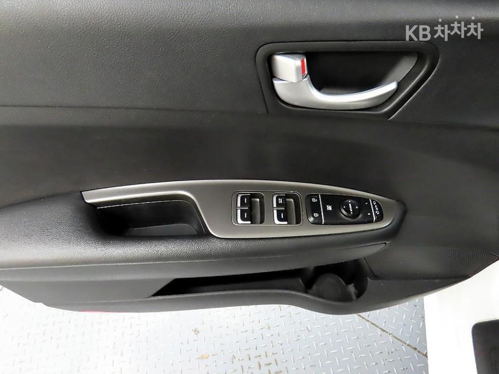 Kia K5 — miniaturë 11
