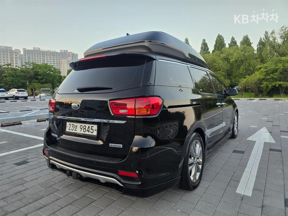 Kia Carnival — miniaturë 4
