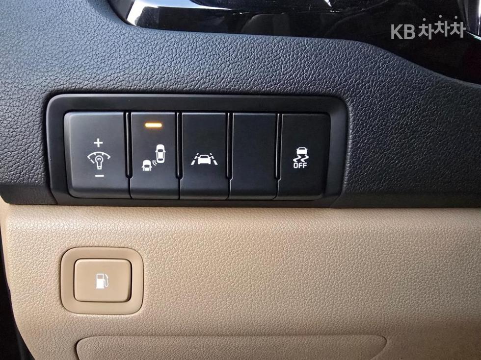 Kia Carnival — miniaturë 14