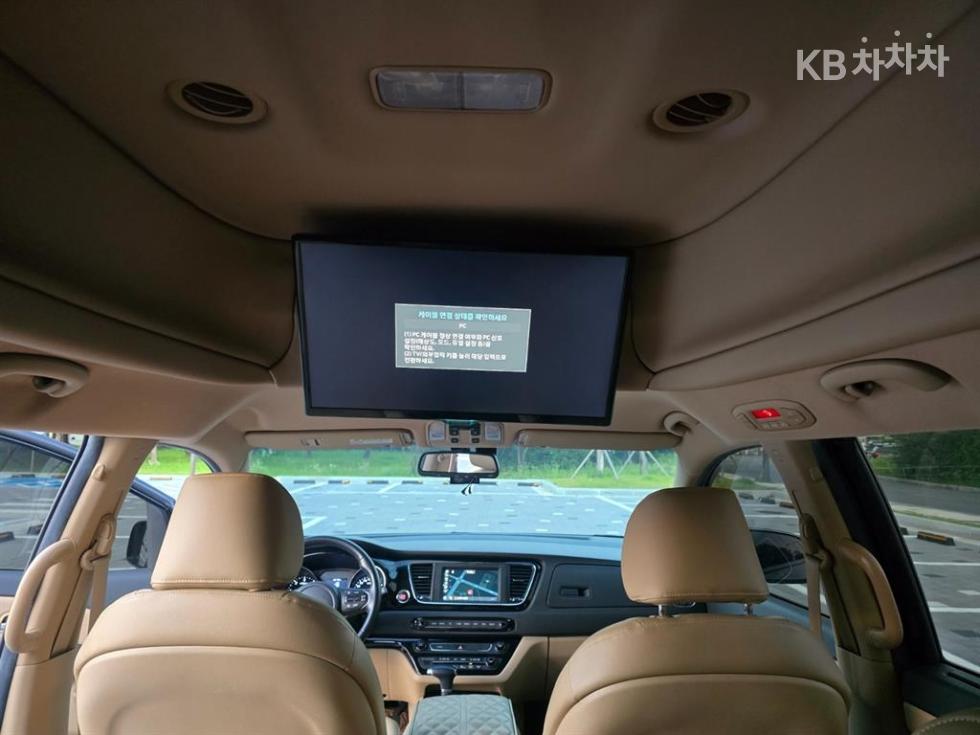 Kia Carnival — miniaturë 19