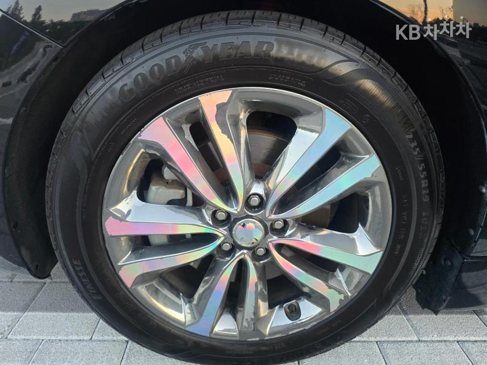 Kia Carnival — miniaturë 20