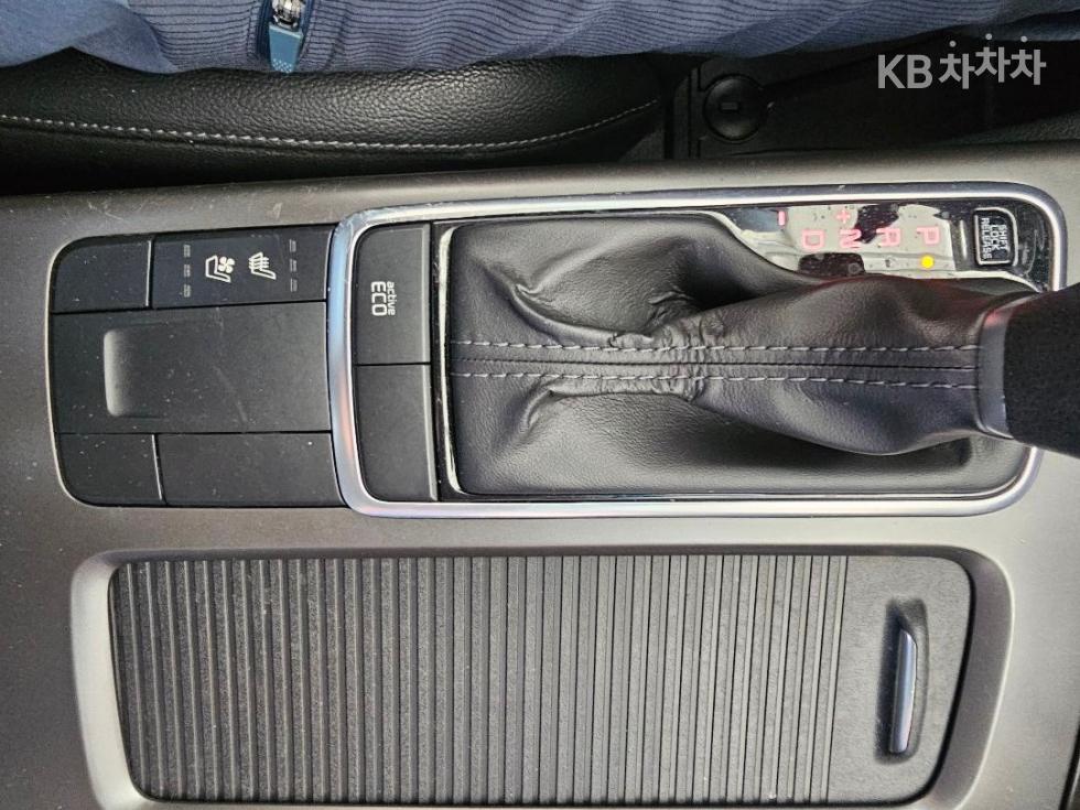 Kia K5 — miniaturë 8