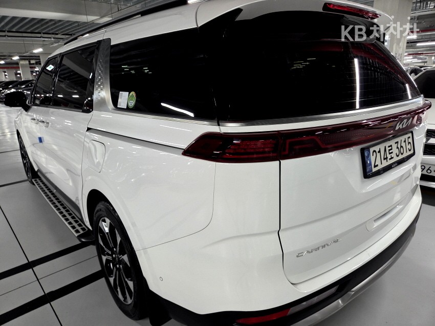 Kia Carnival — miniaturë 5